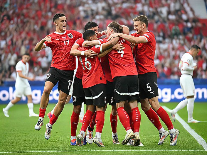 dafabet-欧洲顶级球队为夺冠展开激烈竞争的简单介绍