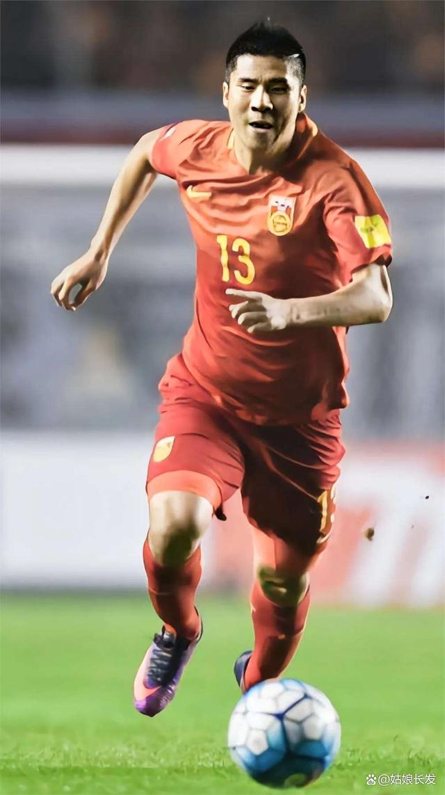 大发娱乐平台-国足球员在赛场上表现抢眼，展现出强大实力